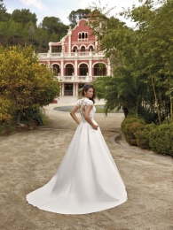 Amelie 25014 back.jpg